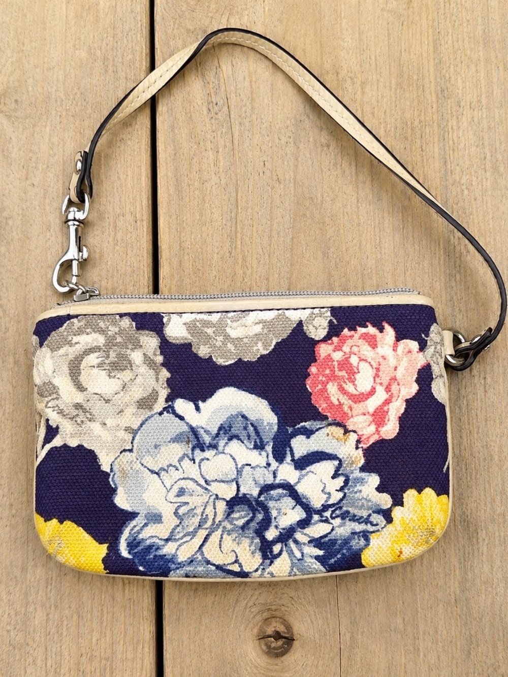 Vintage Coach Madison collection wristlet - Picture 2 of 2